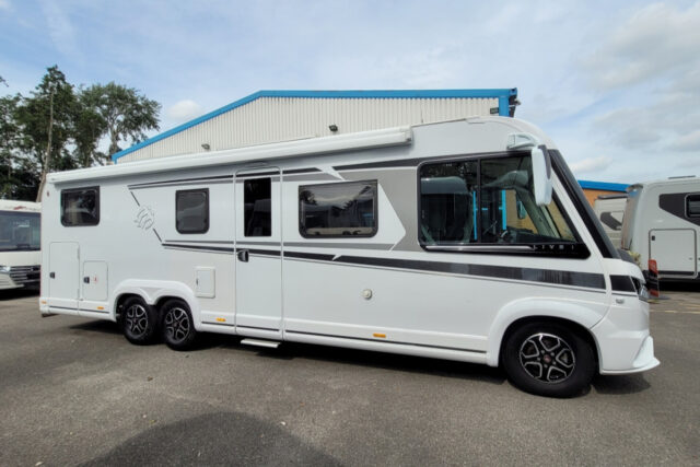 785596 02 Knaus LiveI900LEG WJ71YMV