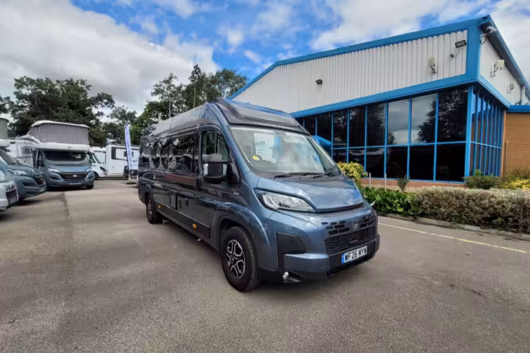 788DFE 01 Autotrail V Line 635Sport WF26MYW