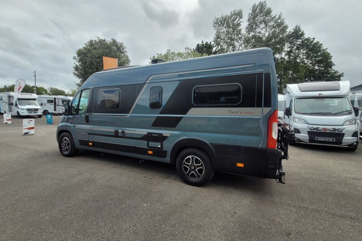 7896AA 07 Adria Twin Supreme 640 Slb CL73VSJ