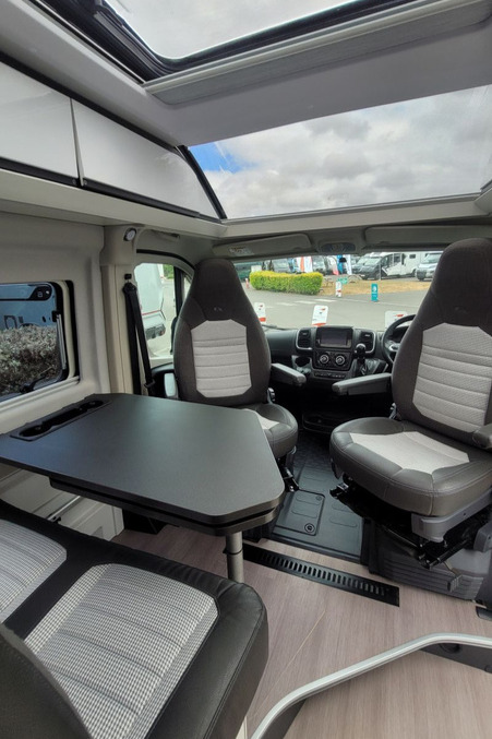 7896AA 15 Adria Twin Supreme 640 Slb CL73VSJ