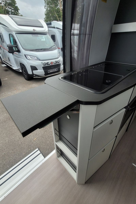 7896AA 17 Adria Twin Supreme 640 Slb CL73VSJ