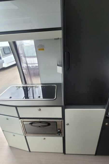 7896AA 18 Adria Twin Supreme 640 Slb CL73VSJ