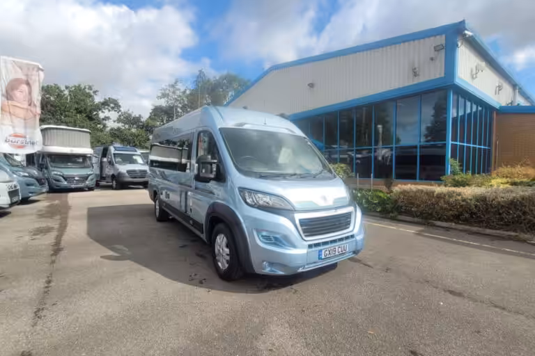 78C546 01 Autosleeper Warwick Xl GX19CUU