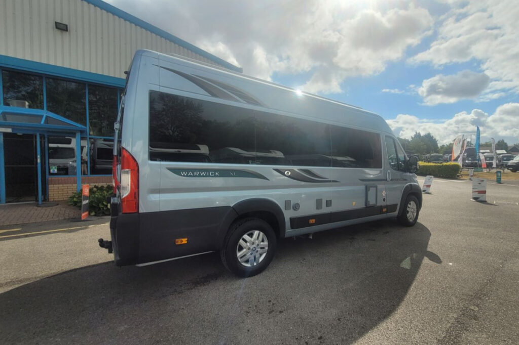 78C546 03 Autosleeper Warwick Xl GX19CUU