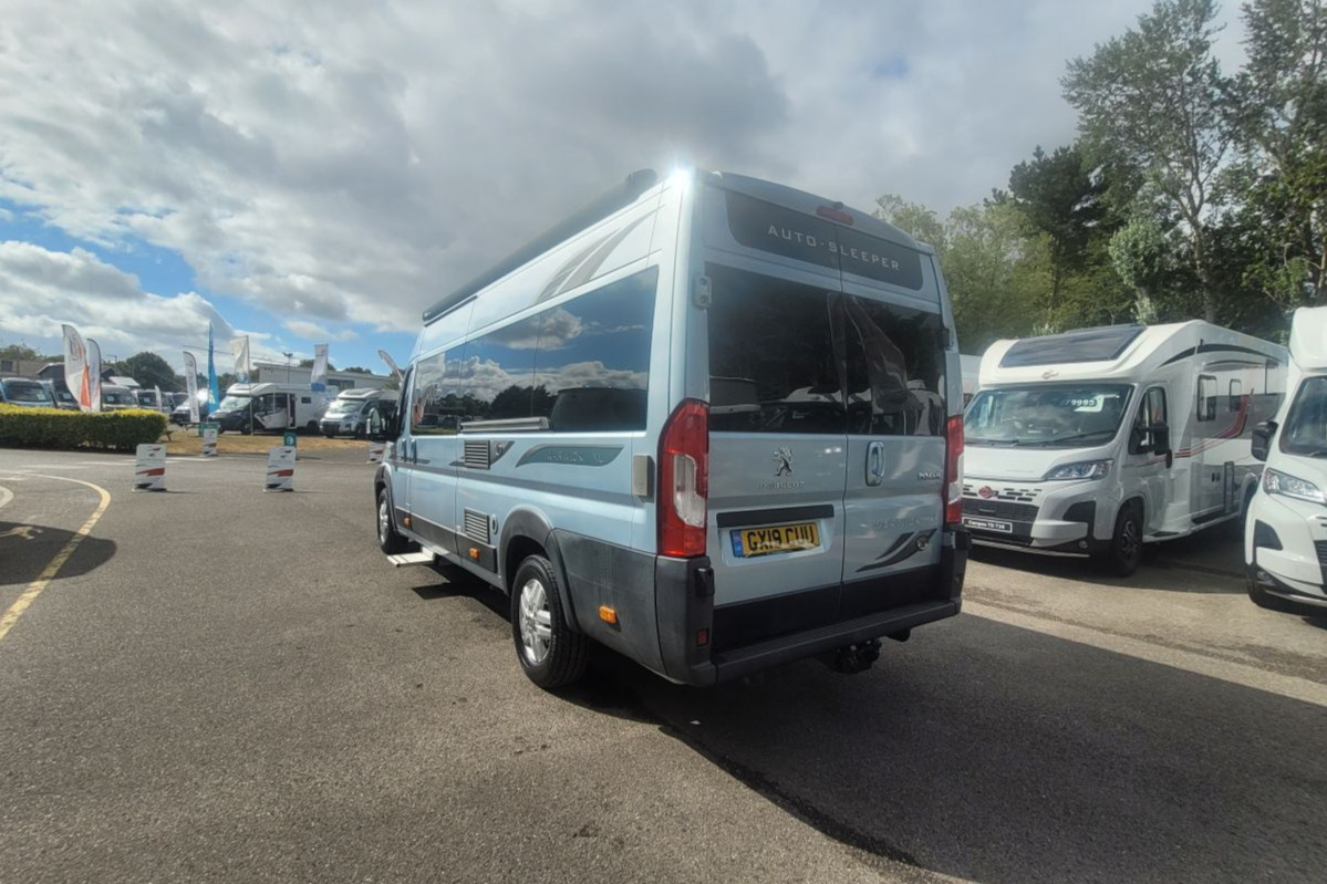 78C546 05 Autosleeper Warwick Xl GX19CUU
