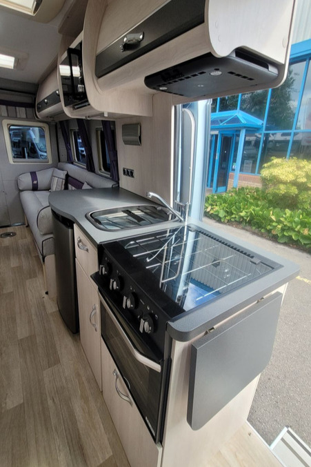 78C546 13 Autosleeper Warwick Xl GX19CUU