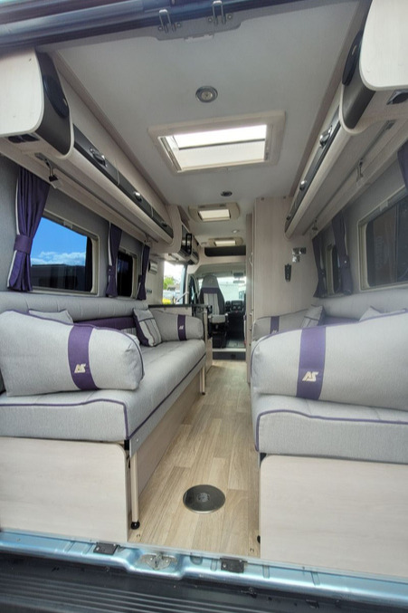 78C546 21 Autosleeper Warwick Xl GX19CUU