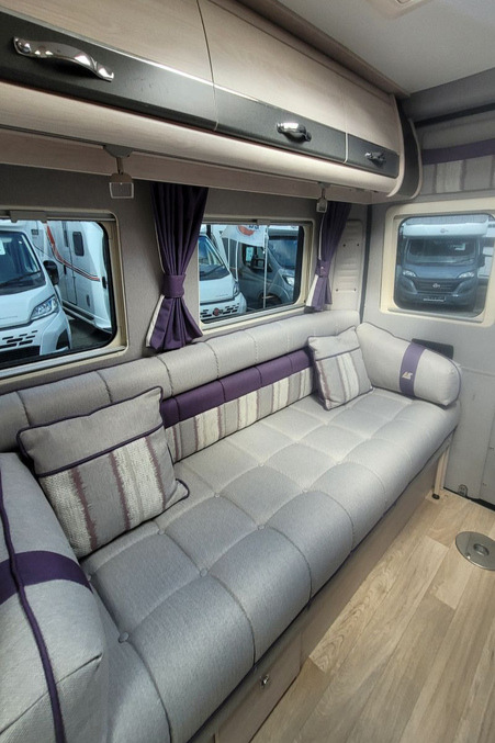 78C546 24 Autosleeper Warwick Xl GX19CUU