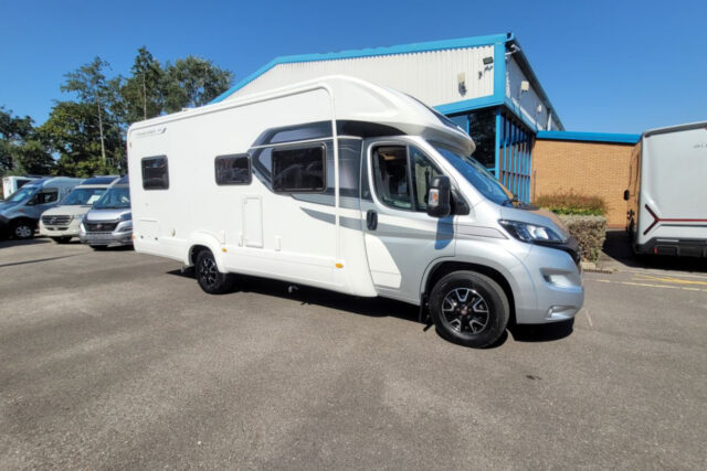 78E9EE 02 Autotrail Trackersb FY72EYP