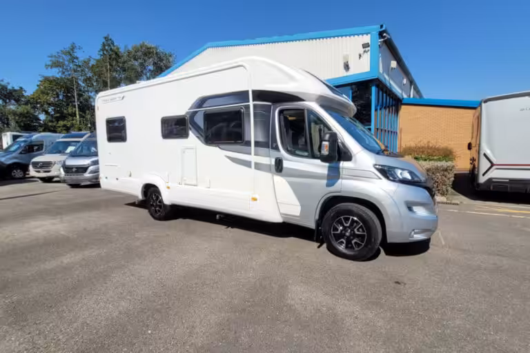 78E9EE 02 Autotrail Trackersb FY72EYP