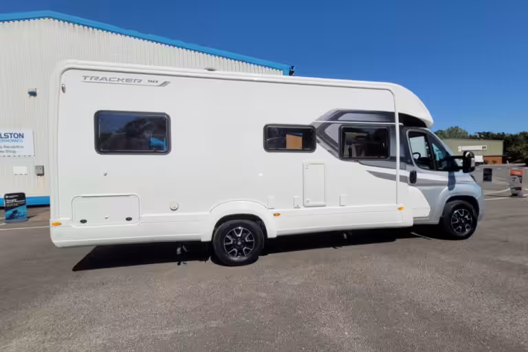 78E9EE 03 Autotrail Trackersb FY72EYP