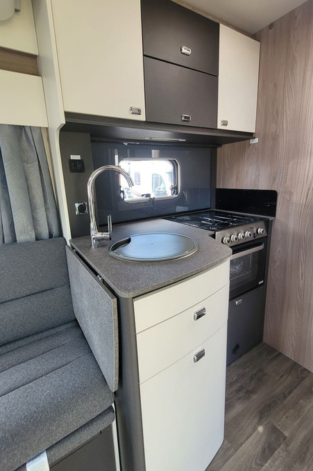 78F49E 16 Swift Voyager540 RDSA20948