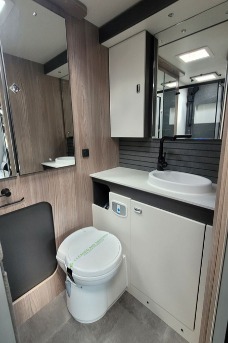 78F49E 28 Swift Voyager540 RDSA20948