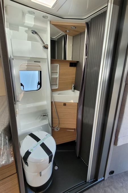 79147E 27 Malibu Relax 640 LE R Ambition TG017407