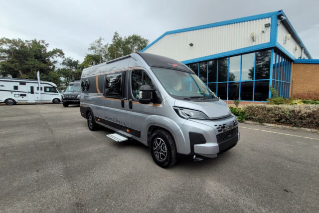 791486 01 Malibu Van Diversity GT Skyview 640 Le K TMC69930