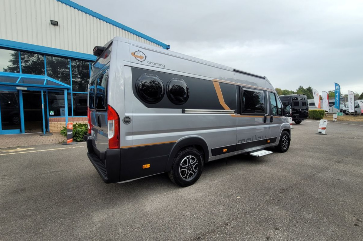 791486 04 Malibu Van Diversity GT Skyview 640 Le K TMC69930