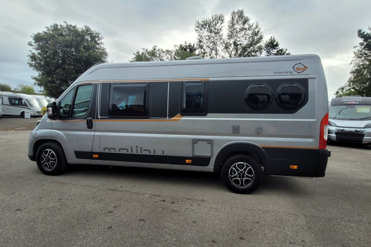 791486 06 Malibu Van Diversity GT Skyview 640 Le K TMC69930