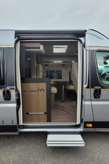 791486 08 Malibu Van Diversity GT Skyview 640 Le K TMC69930
