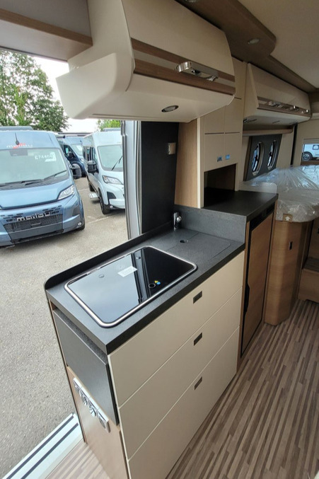 791486 13 Malibu Van Diversity GT Skyview 640 Le K TMC69930