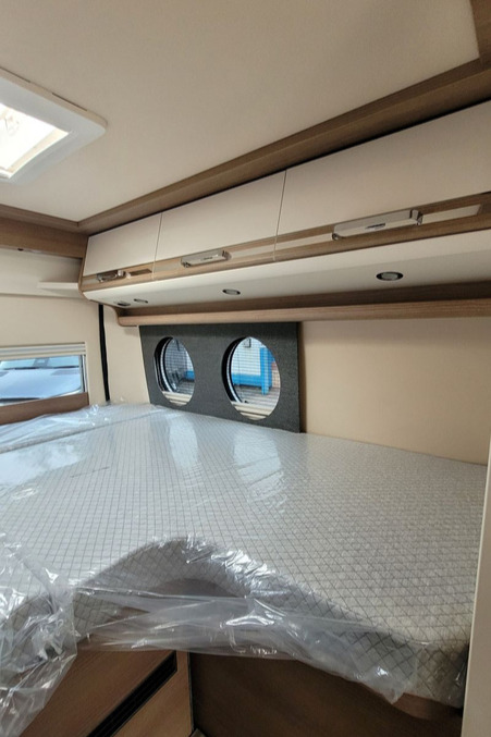 791486 21 Malibu Van Diversity GT Skyview 640 Le K TMC69930