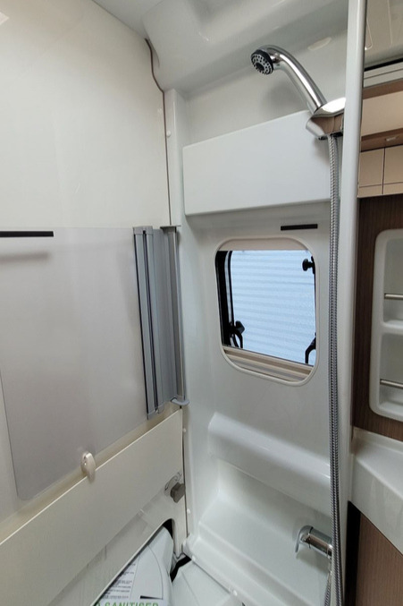 791486 23 Malibu Van Diversity GT Skyview 640 Le K TMC69930