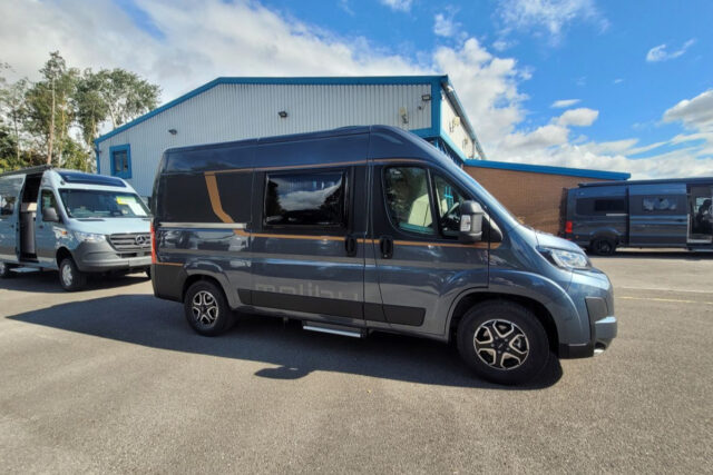 79158A 02 Malibu Van Compact 540DB TMC87384