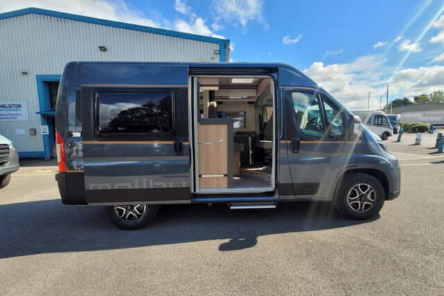 79158A 03 Malibu Van Compact 540DB TMC87384